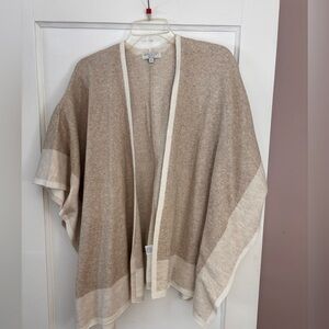 Cozy poncho! Beige and Cream, so soft!